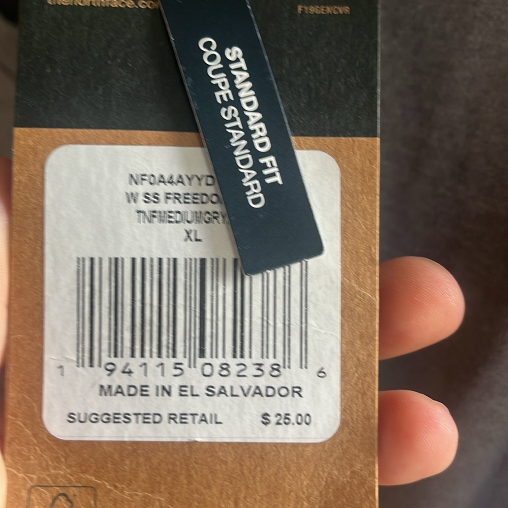 The North Face NWT women’s tee - Picture 4 of 5